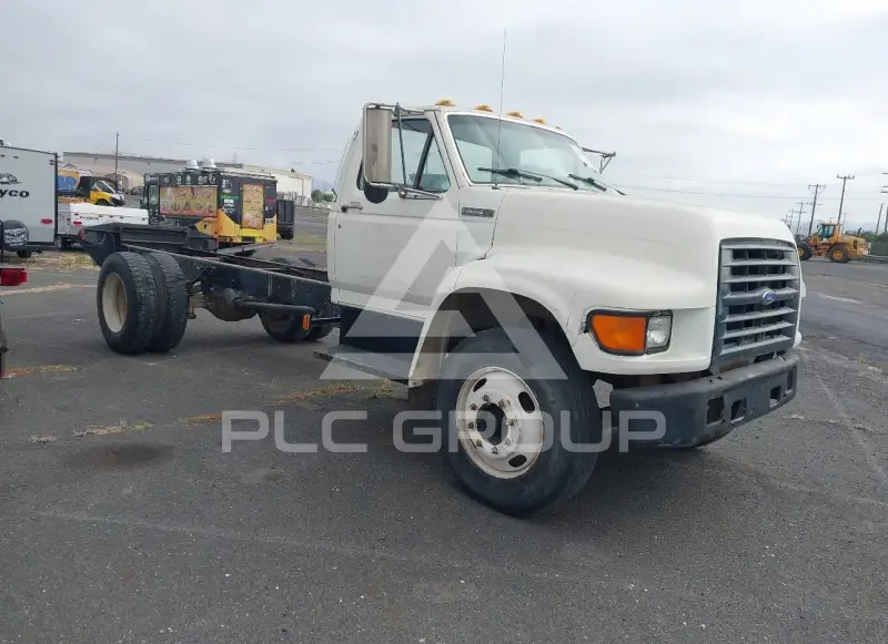 1997 Ford F-700 photo