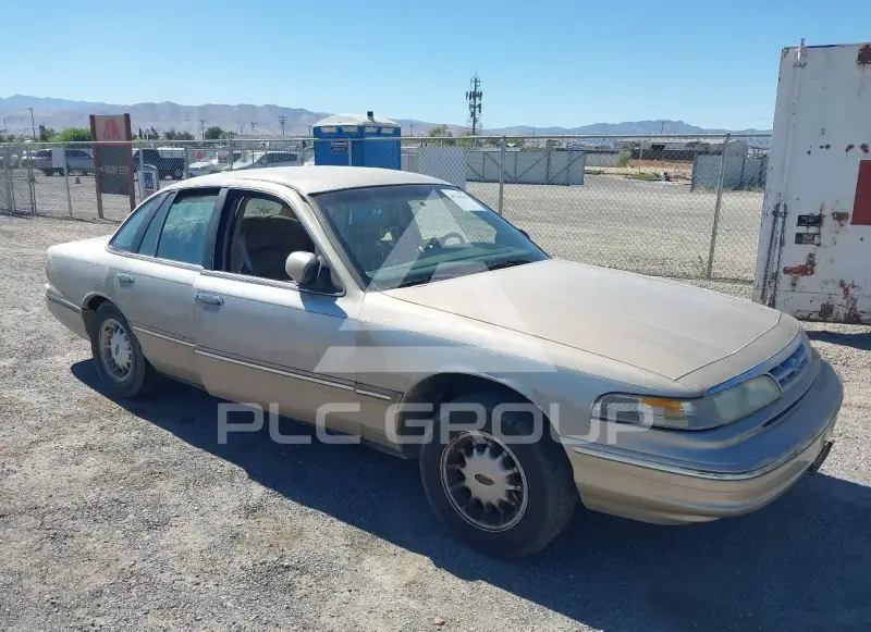 1997 Ford CROWN фото