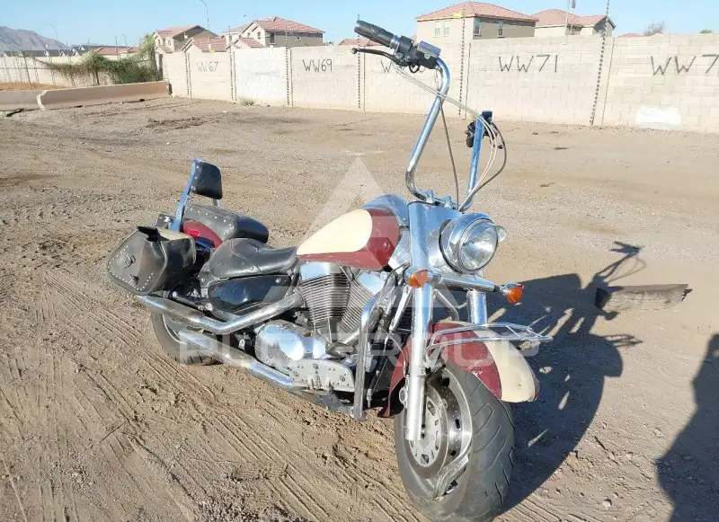 1998 Suzuki VL photo