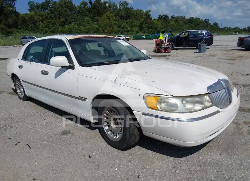 1998 Lincoln Town фото