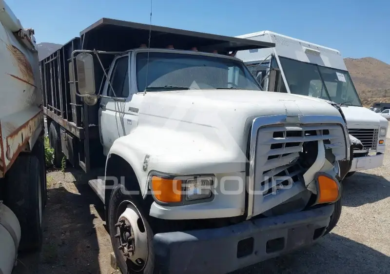 1998 Ford F-700 photo