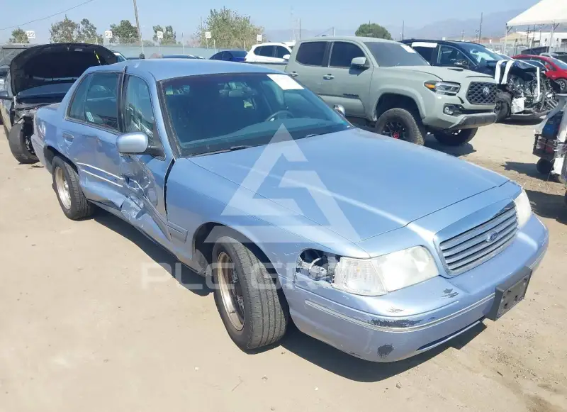 1998 Ford CROWN фото