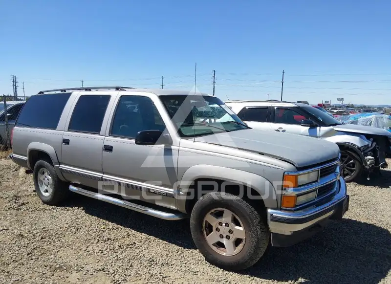 1999 Chevrolet Suburan photo