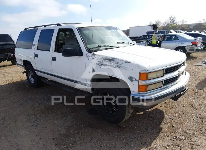 1999 Chevrolet Suburan photo