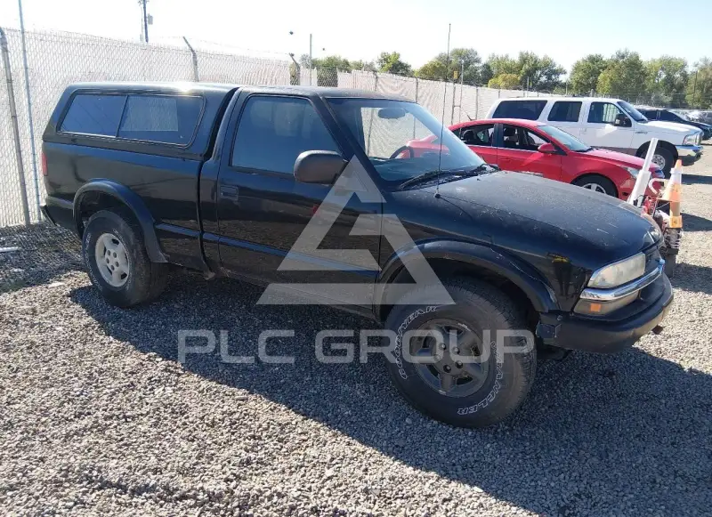 1999 Chevrolet S10 photo
