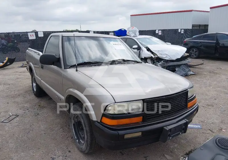 1999 Chevrolet S10 photo