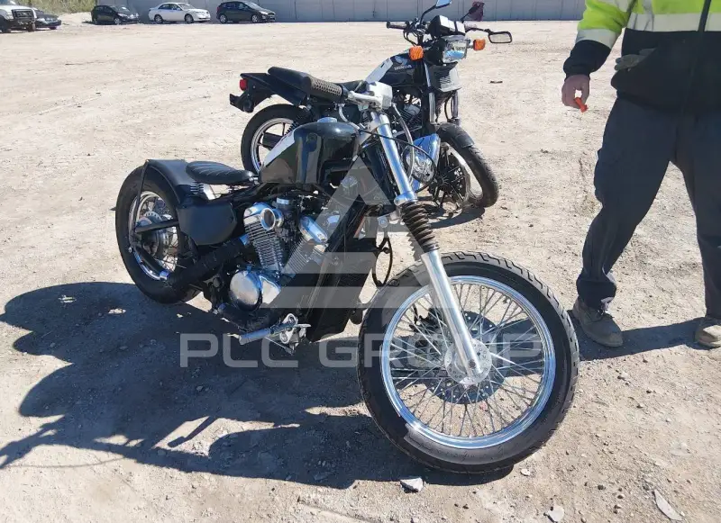 1999 Honda VT600 photo