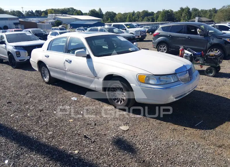 1999 Lincoln Town фото