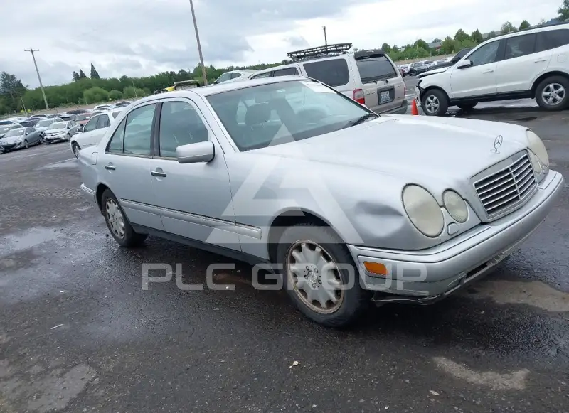 1999 Mercedes Benz E 320 фото