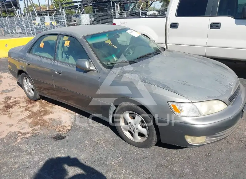 1999 Lexus ES300 photo