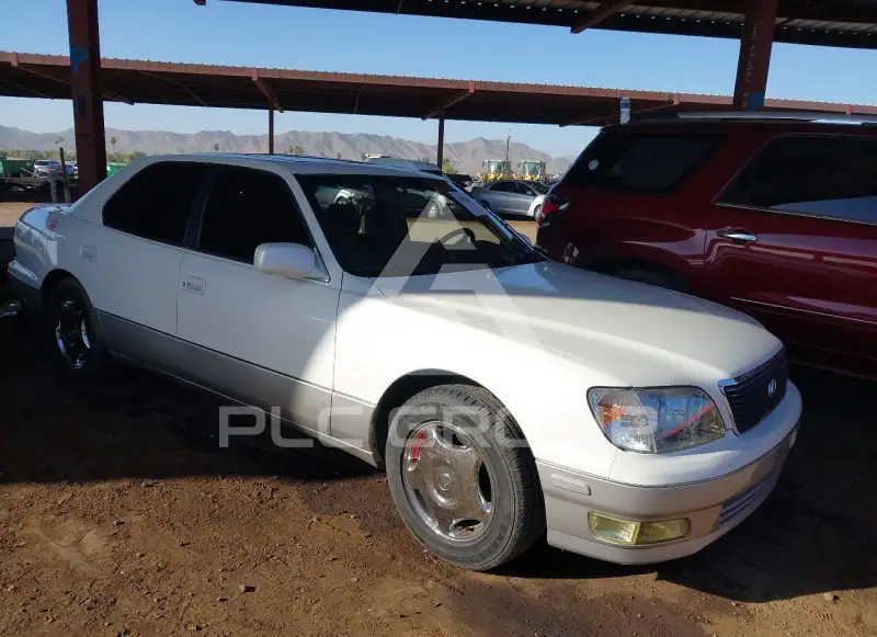 1999 Lexus LS400 photo