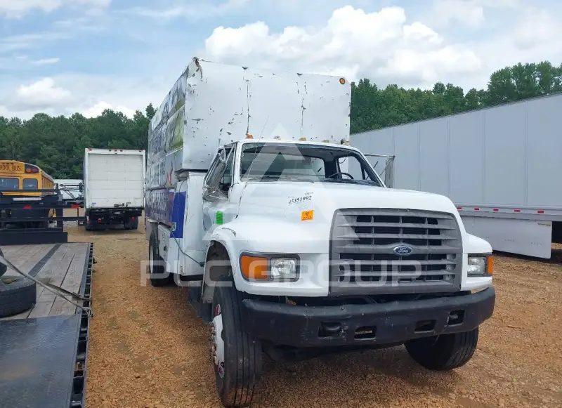 1999 Ford F-800 фото