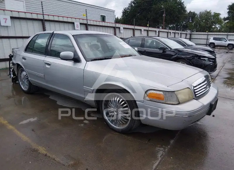 1999 Ford CROWN фото