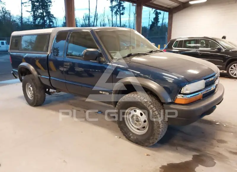 2000 Chevrolet S10 фото