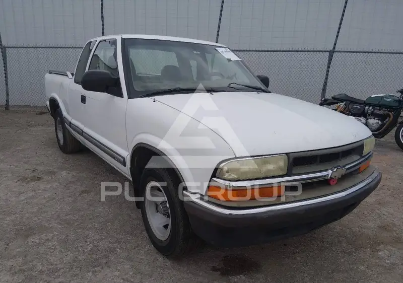 2000 Chevrolet S10 фото
