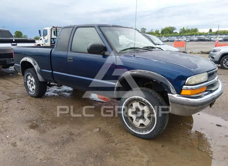 2000 Chevrolet S10 photo