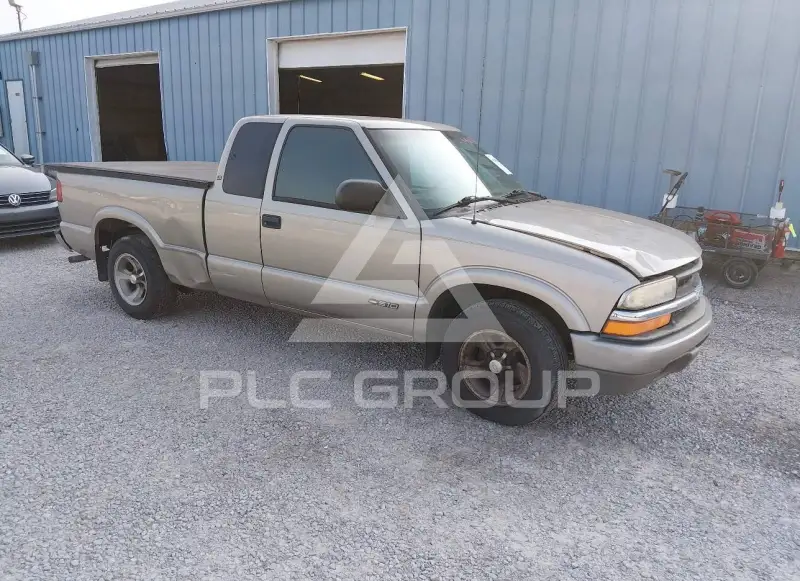 2000 Chevrolet S10 photo