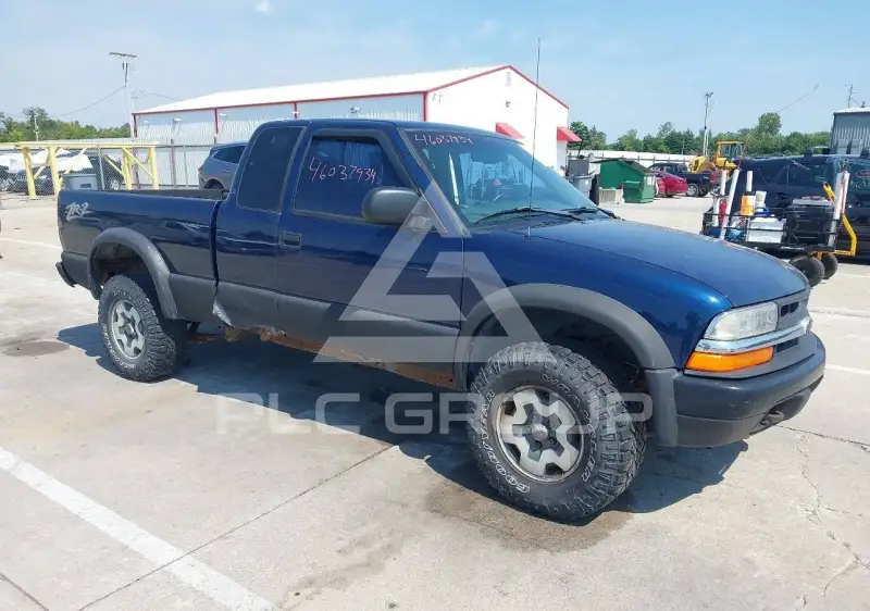 2000 Chevrolet S10 photo