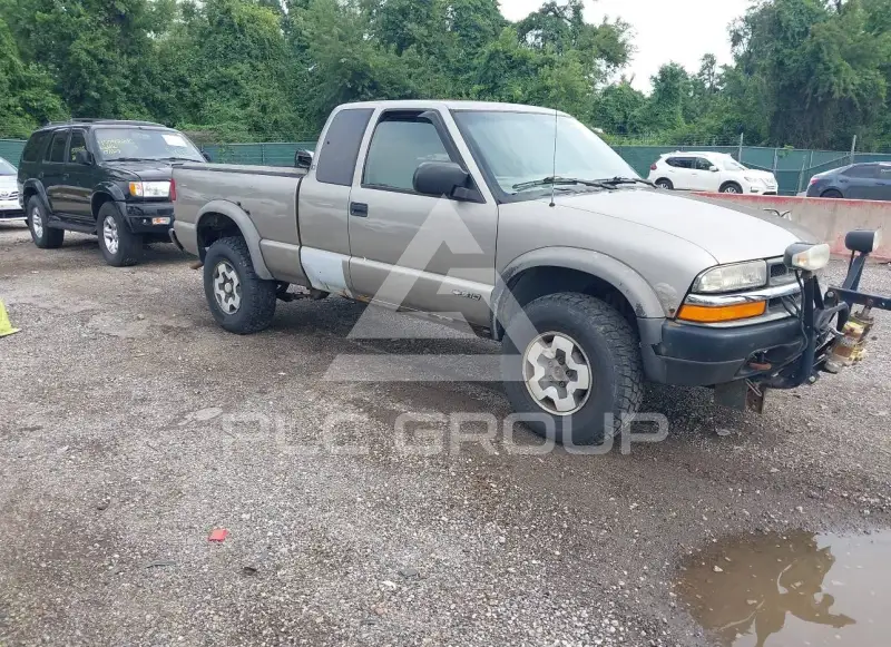 2000 Chevrolet S10 фото