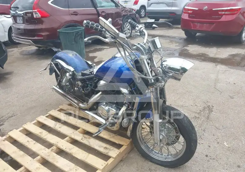 2000 Honda VT750 фото