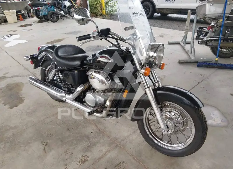 2000 Honda VT750 фото