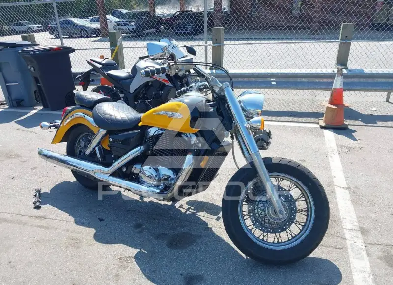 2000 Honda VT1100 фото