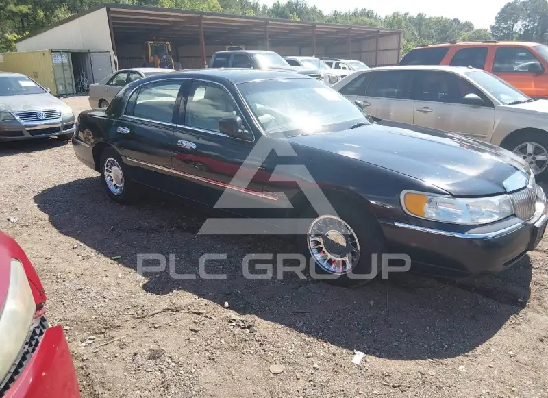 2000 Lincoln Town photo