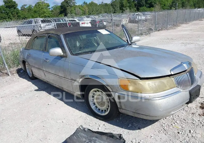 2000 Lincoln Town фото