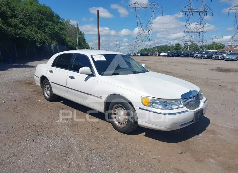 2000 Lincoln Town фото