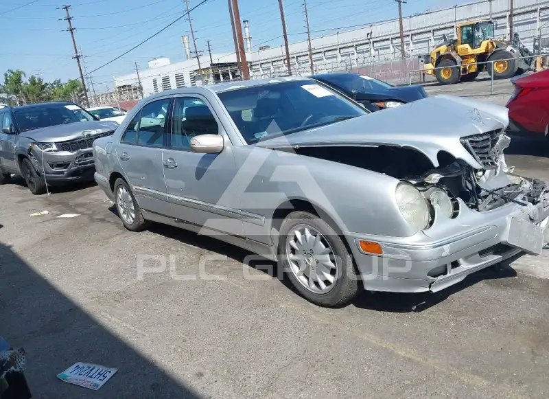 2000 Mercedes Benz E 320 фото