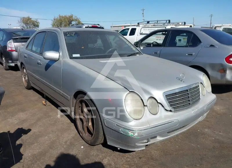 2000 Mercedes Benz E 320 фото