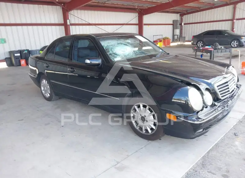 2000 Mercedes Benz E 320 photo