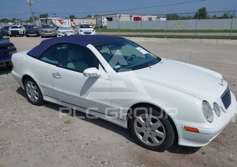 2000 Mercedes Benz CLK 320 photo