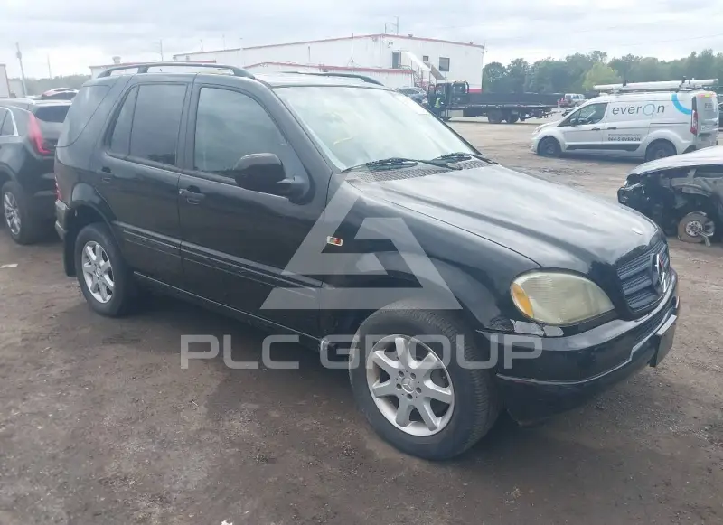 2000 Mercedes Benz M-Class photo