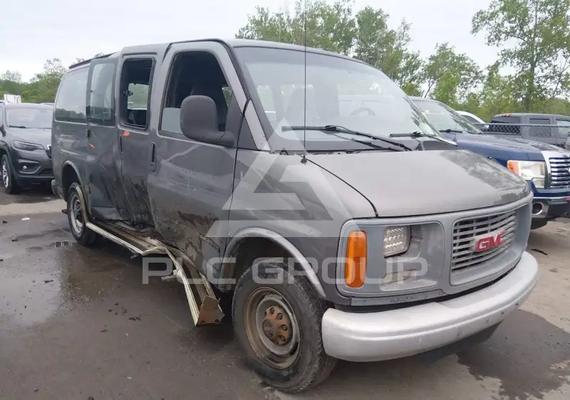 2000 GMC Savana photo