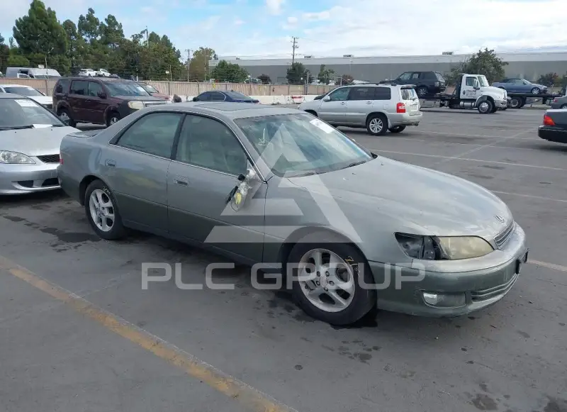 2000 Lexus ES300 photo