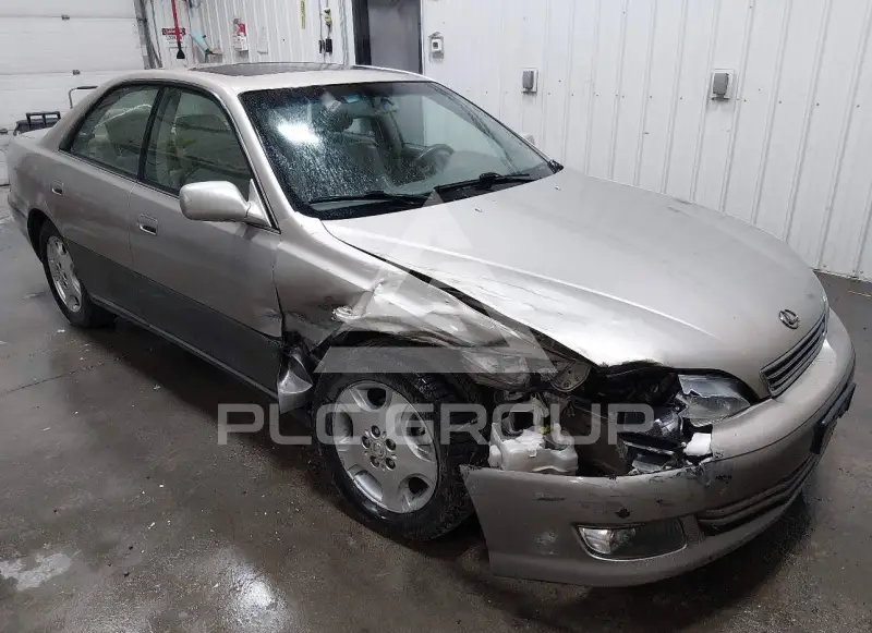 2000 Lexus ES300 photo