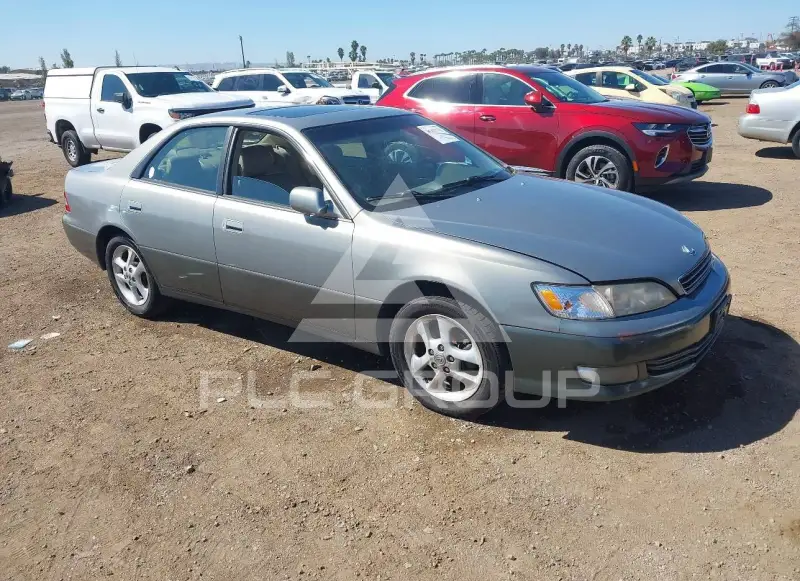 2000 Lexus ES300 photo
