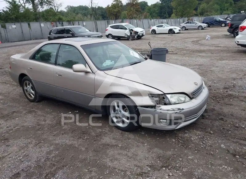 2000 Lexus ES300 photo