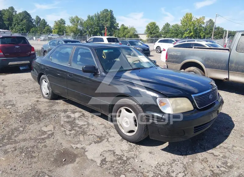2000 Lexus LS400 photo
