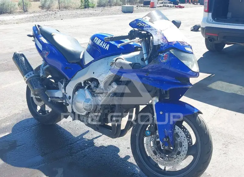 2000 Yamaha YZF600 фото