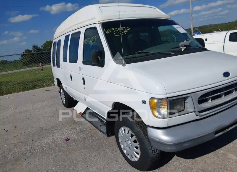 2000 Ford E-250 photo