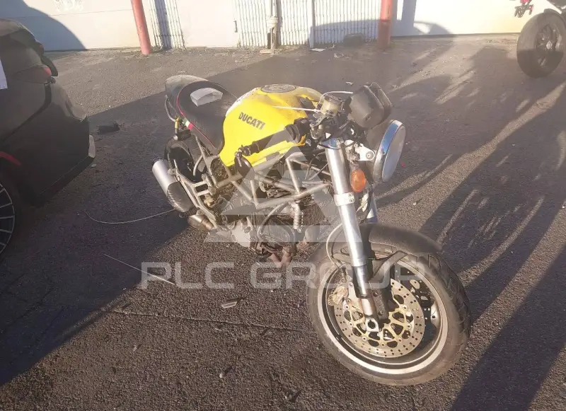 2001 Ducati M900 photo