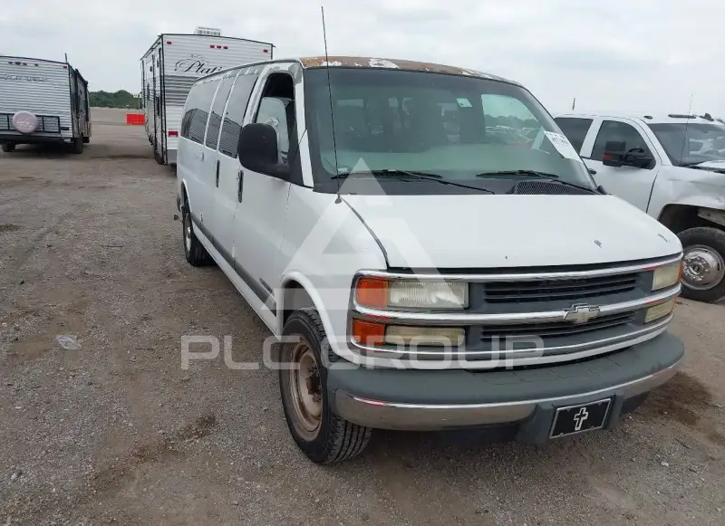 2001 Chevrolet Express photo