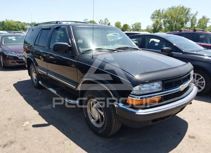2001 Chevrolet Blazer photo