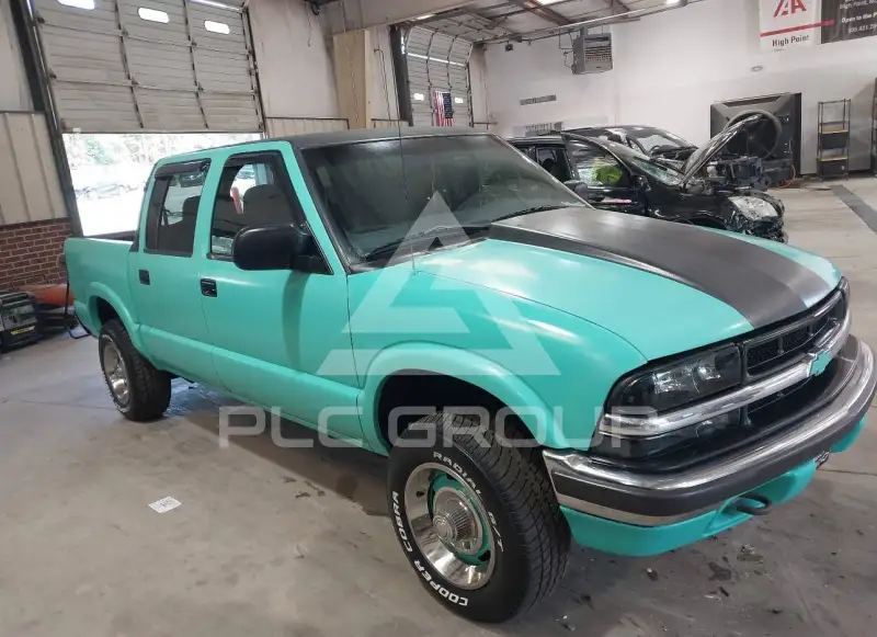 2001 Chevrolet S10 photo