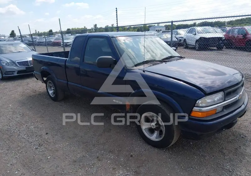 2001 Chevrolet S10 photo