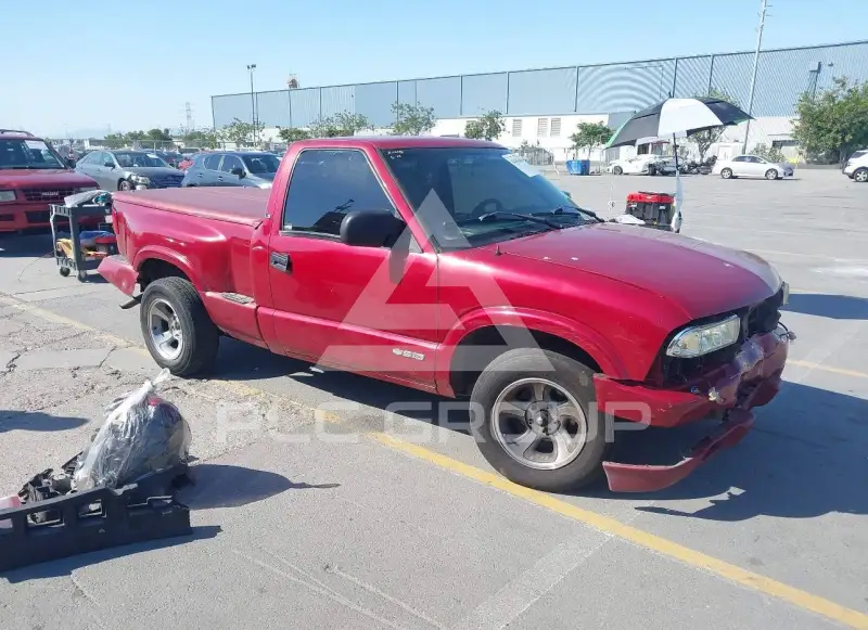 2001 Chevrolet S10 photo