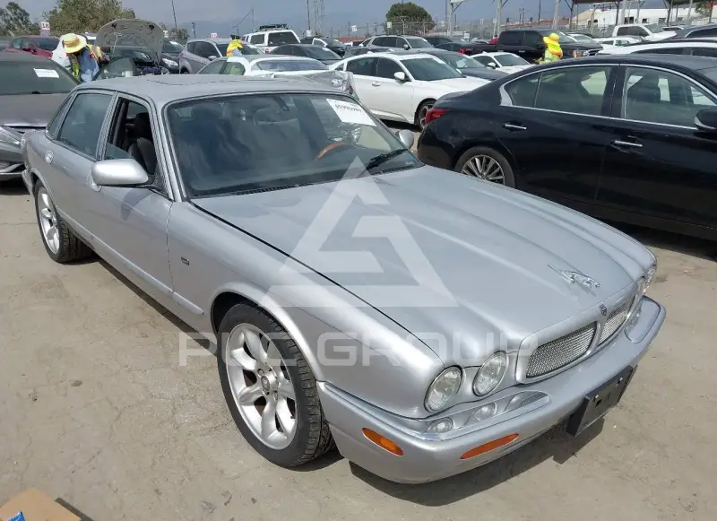 2001 Jaguar XJR фото