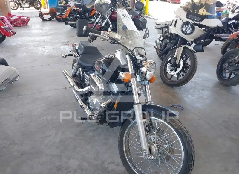 2001 Honda VT750 фото